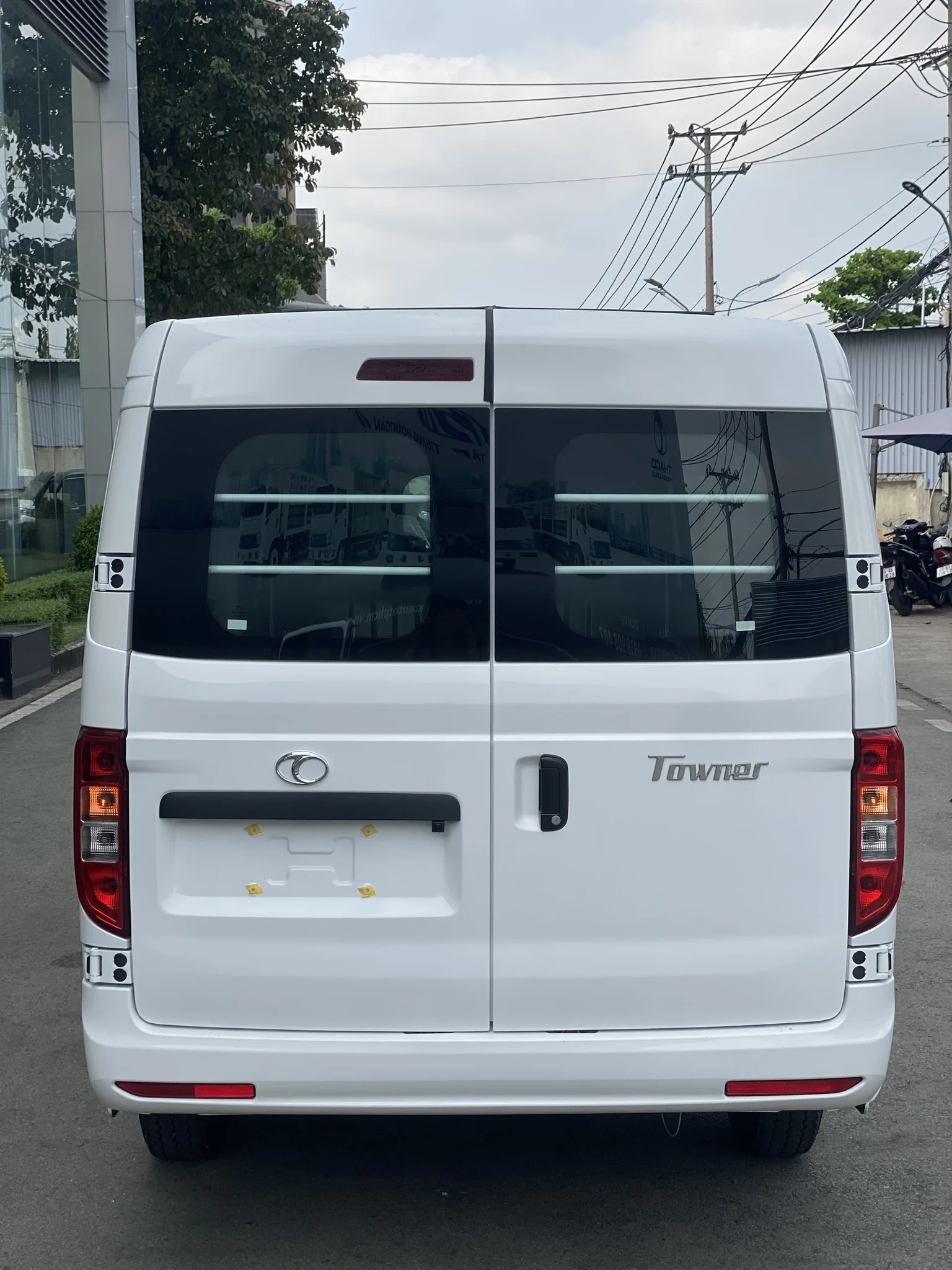 Hình xe van TF480 AT tải 945kg