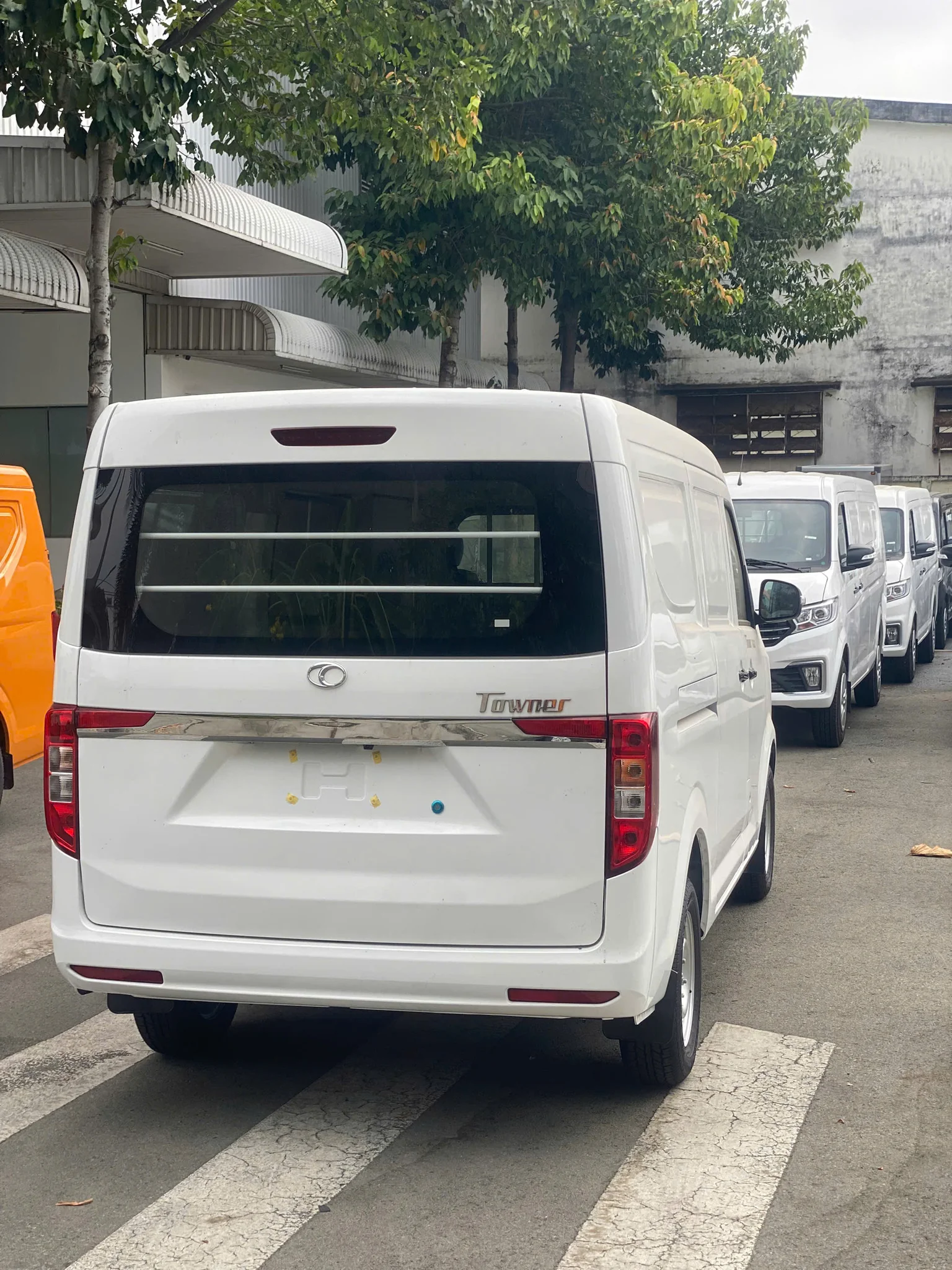 Xe tải Van TF420 tải 945kg Xe tải Van TF420 tải 945kg